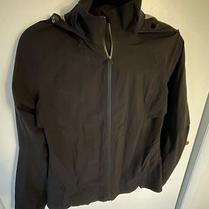 Women’s NWOT Lululemon Windbreaker Black Size 4